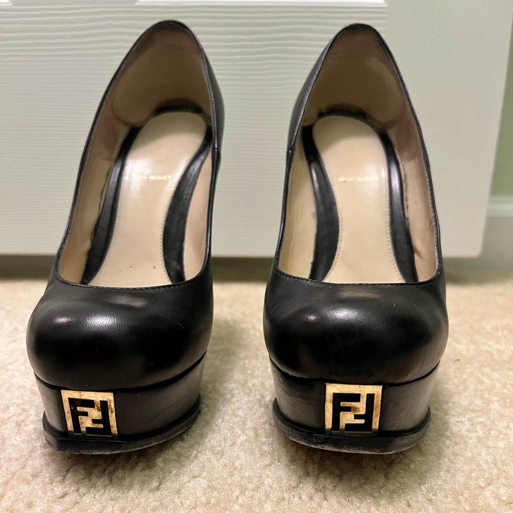 $750 Fendi Decollete Nappa Nero Shoes Pump Size 8US / 38EU
